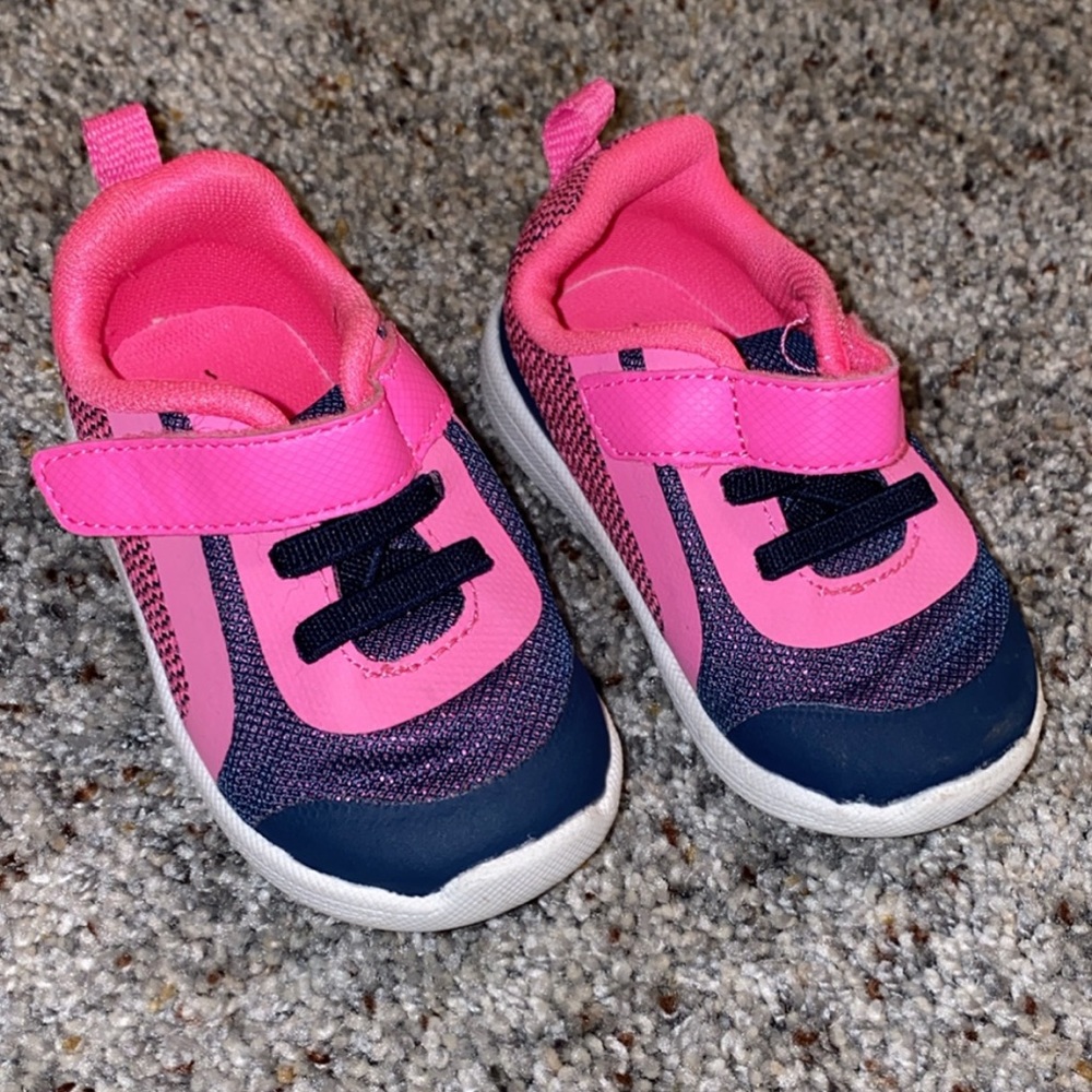 Toddler shoes size 4